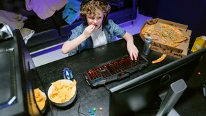 O țară europeană a interzis reclamele la alimentele nesănătoase. Guvernul vrea „să crească cea mai sănătoasă generație de copii”