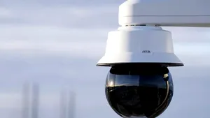 PTZ-urile Axis de nouă generație, bazate pe inteligență artificială, cu sensibilitate superioară în condiții de lumină scăzută