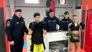 Pentru doi fraţi din Craiova, sala de kickboxing a devenit familie