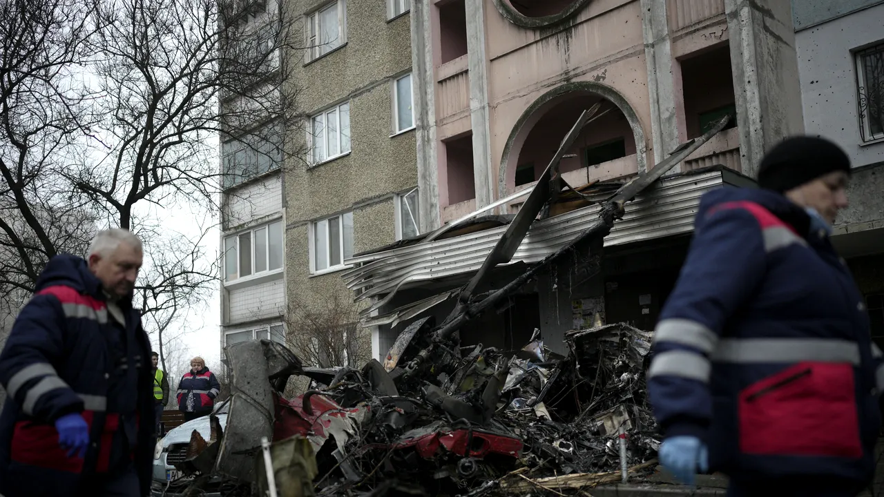 Războiul din Ucraina, ziua 329. Ministrul ucrainean de Interne a decedat după ce un elicopter s-a prăbuşit lângă o grădiniţă din regiunea Kiev. Zelenski: Accidentul de elicopter este o „tragedie teribilă”. Putin: Victoria Rusiei în Ucraina este 