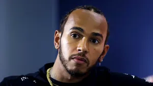 Lewis Hamilton va porni din pole position în cursa sprint din China