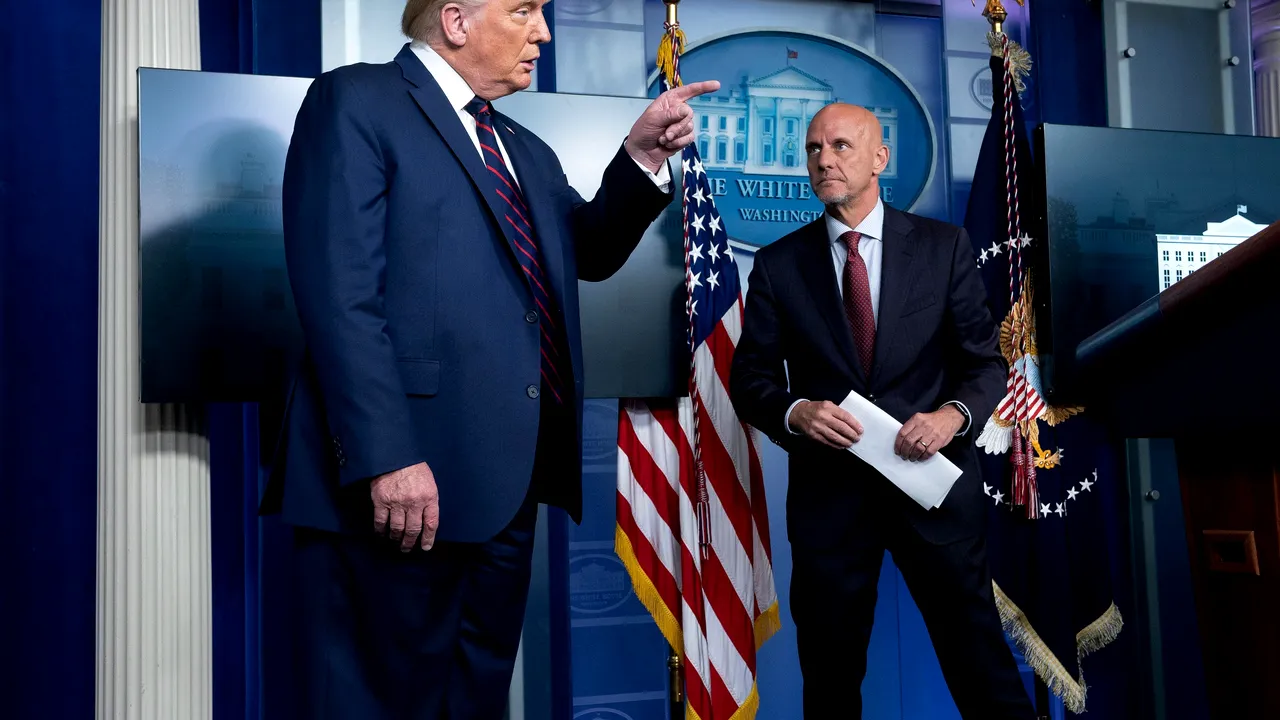 Administraţia Trump cere statelor să fie pregătite pentru vaccin până în noiembrie, cu două zile înainte de data alegerilor 