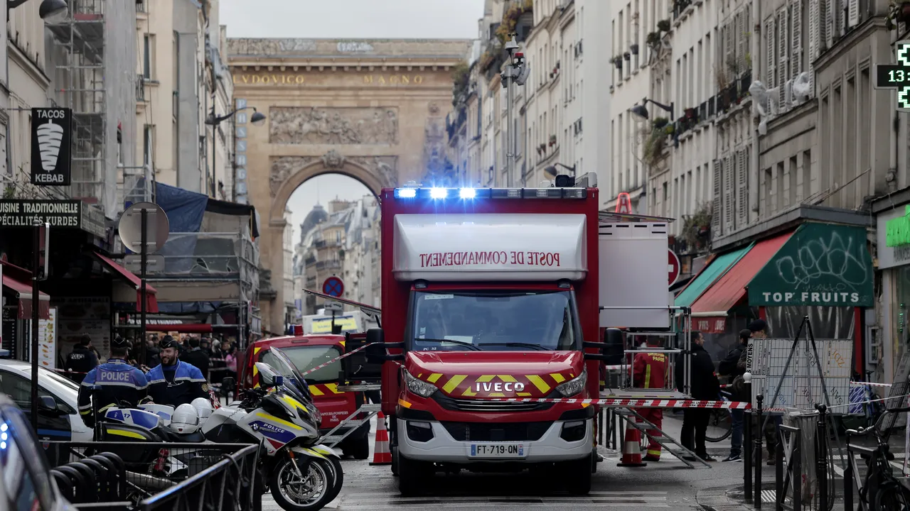 Proteste violente în Paris, după atacul asupra unui centru kurd