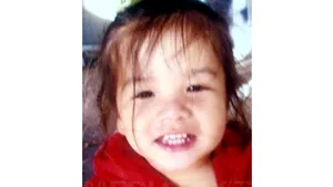 Un tată beat şi-a uitat copilul de trei ani în maşină