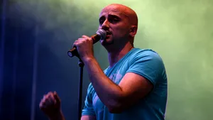 Voltaj pleacă în turneu (Video)