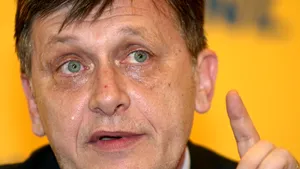 Antonescu: Cu sau fără ştirea sa, Călin Georgescu este candidatul Rusiei pentru preşedinţia României