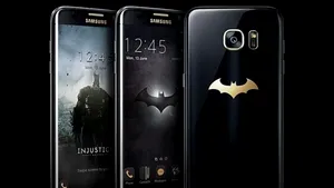 Samsung a lansat o versiune „Batman” de Galaxy S7 Edge, numită Injustice Edition