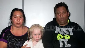 Cazul fetiţei din tabăra de romi din Grecia: Presa bulgară susţine că micuţa Maria aparţine unui cuplu de etnie romă din Bulgaria