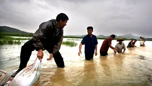 Inundaţii în China, soldate cu moartea a 9 persoane şi evacuarea altor 91.000