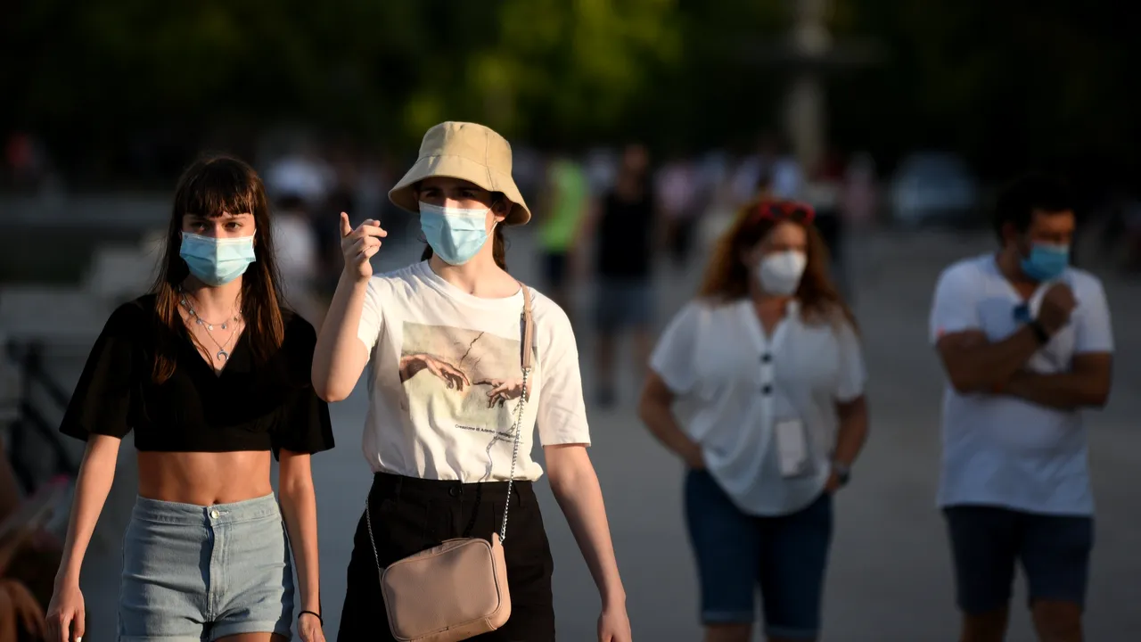 Peste zece judeţe impun purtarea măştii şi în aer liber. În ce zone ale ţării ar putea fi extinsă măsura? 