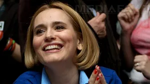 Andreea Esca: Nu m-a afectat criza pentru că nu sunt înnebunită după shopping! -VIDEO