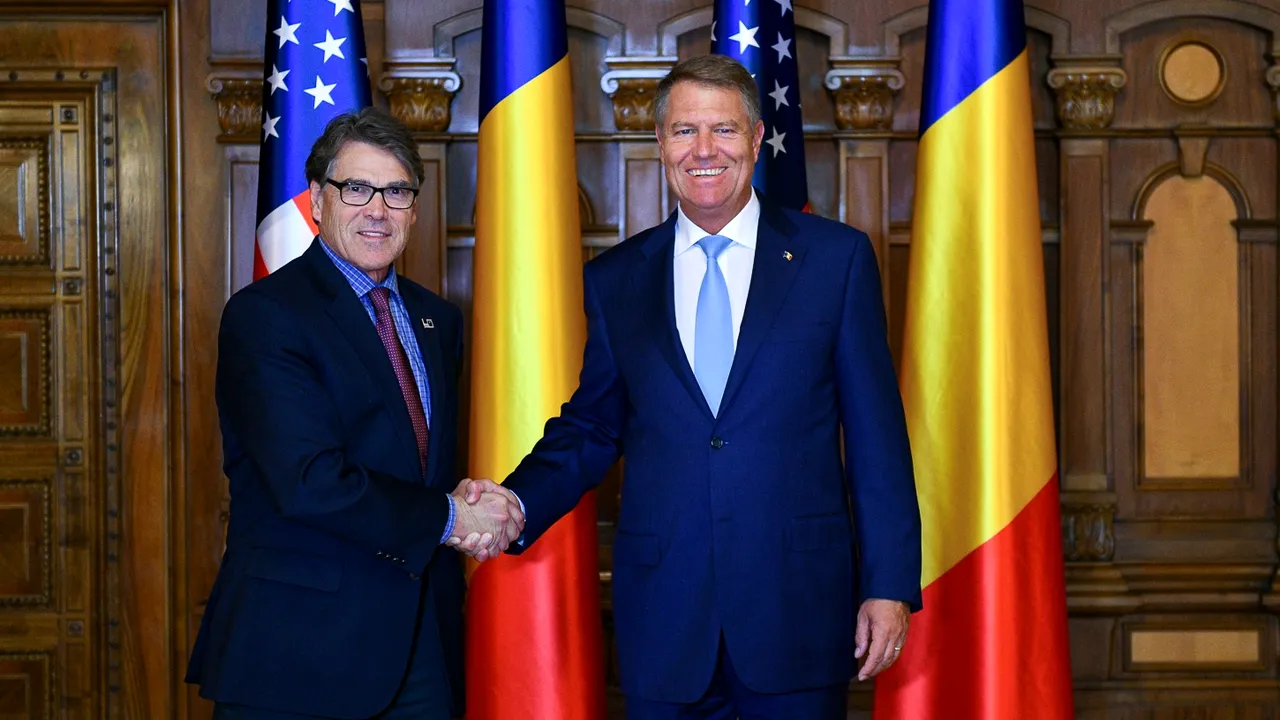 Klaus Iohannis şi secretarul pentru Energie al SUA au discutat despre resursele de gaz din Marea Neagră/ 
Oficialul american s-a întâlnit şi cu Liviu Dragnea