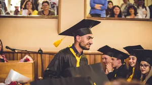 FOTO | Tânăr de etnie romă, admis la Academia de Poliţie: „O să muncesc mult. Este visul meu împlinit”