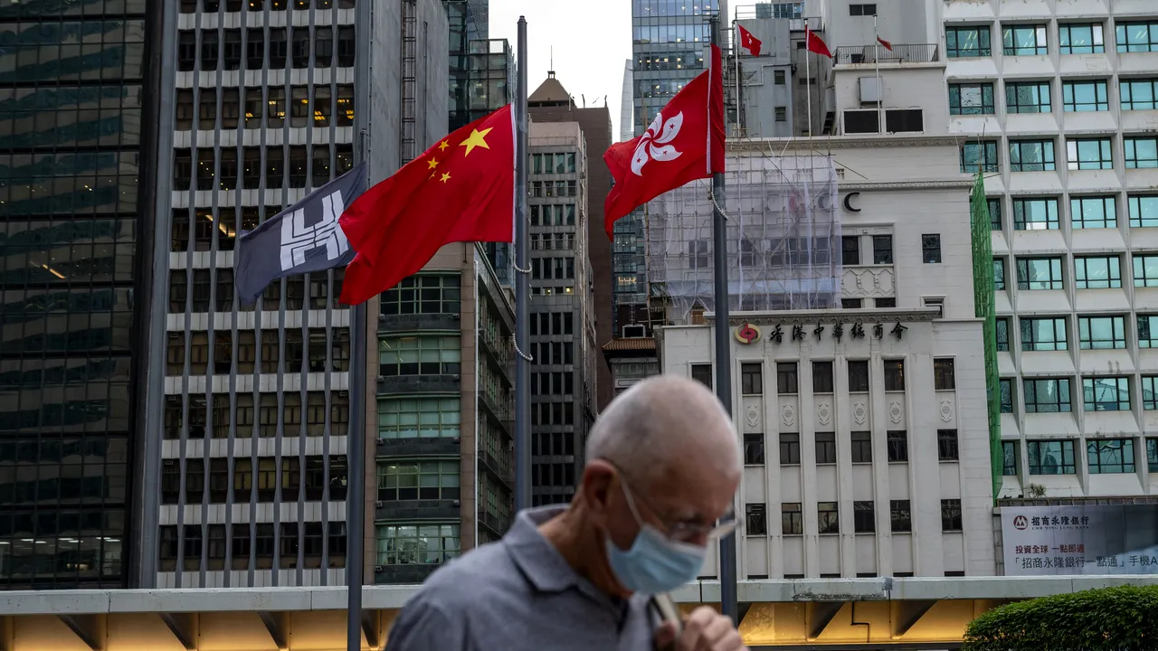 Doi tineri din Hong Kong, condamnaţi la 5 ani de detenţie pentru că au incitat la revoluţie
