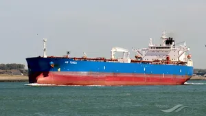 Franța îl reține pe căpitanul unui petrolier suspectat că operează în flota fantomă