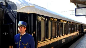 Trenul Orient Express a ajuns în Gara Sinaia, călătorii vizitând Castelul Peleş - VIDEO
