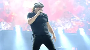 Fostul solist AC/DC, Brian Johnson, distrus că renunţă la turneul trupei, dar nu se retrage definitiv