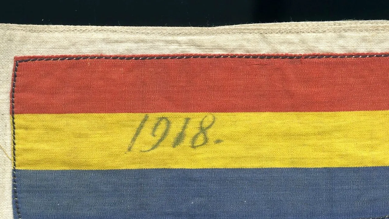 Albumul Marii Uniri, expus de 1 Decembrie la Muzeul Naţional de Istorie a României