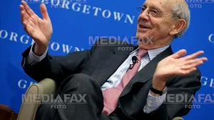 Joe Biden va nominaliza în februarie un nou membru al Curţii Supreme, după retragerea unui judecător