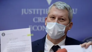 Mesaj către Predoiu: Ori vă ridicaţi la nivelul funcţiei de ministru al Justiţiei, ori plecaţi acasă