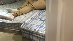 20 de muncitori români dormeau ca sardelele în Anglia: 20 într-o casă!