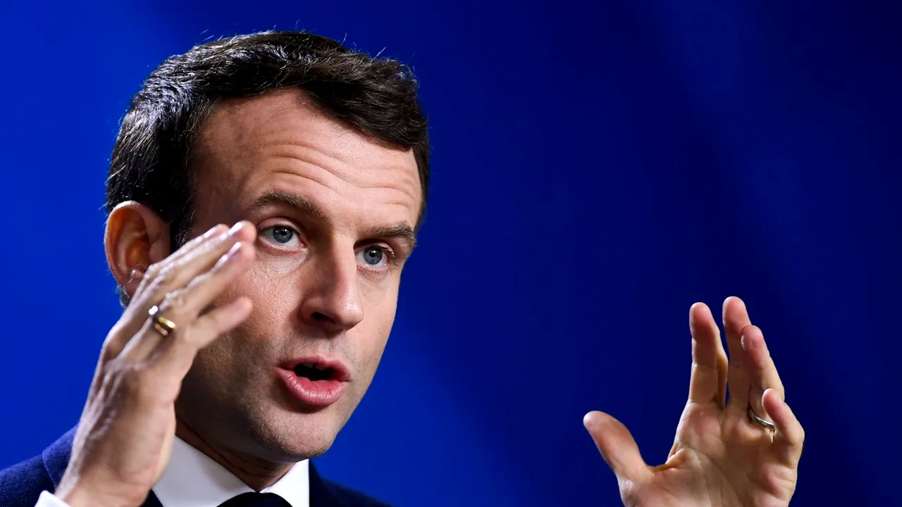 Emmanuel Macron renunţă la pensia de preşedinte