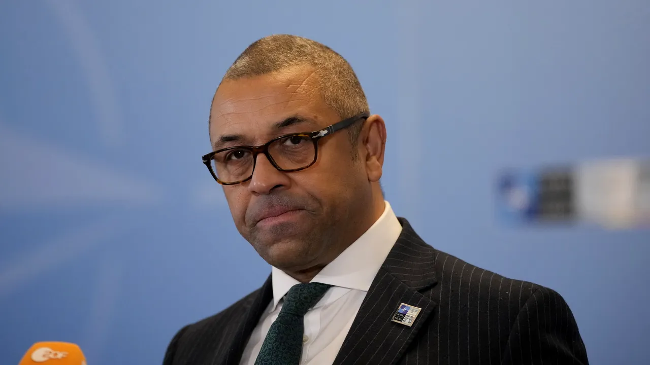 James Cleverly, la Bucureşti: Rusia încearcă să-i „îngheţe” pe ucraineni până la supunere