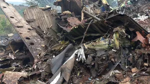 Şase morţi, după prăbuşirea unui avion într-un cimitir din Congo