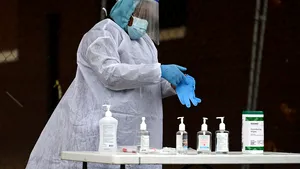 Coronavirus. SUA, record de infectări într-o singură zi de la începutul pandemiei. Zilele în care America şi-a depăşit bilanţul de cazuri noi