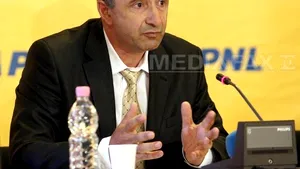 Vicepreşedinte PNL: Am 100 de vaci în curte şi Guvernul Ponta mi-a trimis cupon pentru defavorizaţi