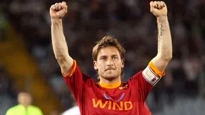 Totti a intrat în istoria fotbalului italian: Are cele mai multe reuşite în Serie A, pentru aceeaşi formaţie