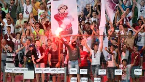 Manifestaţie de susţinere pentru Rapid: Aproximativ 1500 de fani sunt prezenţi la Stadionul Giuleşti