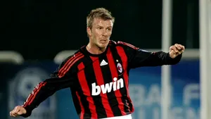 Beckham a debutat la AC Milan în amicalul cu SV Hamburg