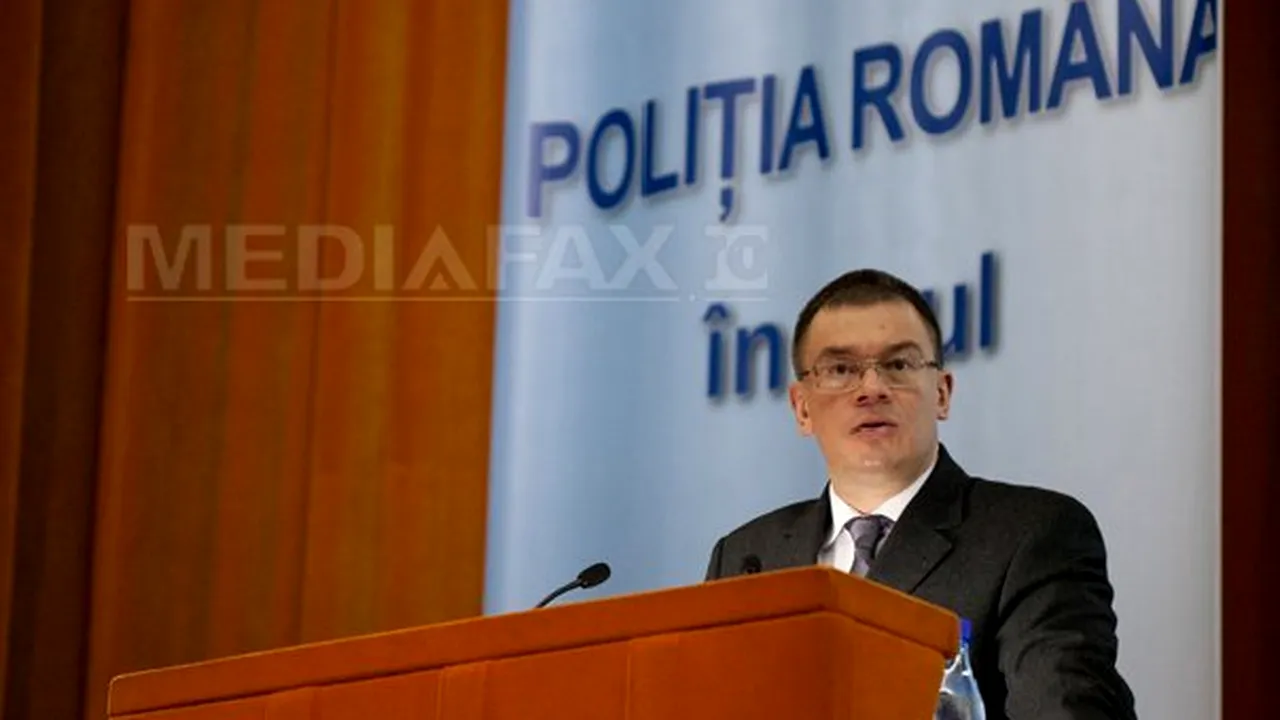Ungureanu: E nevoie de mai multă inteligenţă la problemele MAI. Vechea generaţie să lucreze cu tinerii