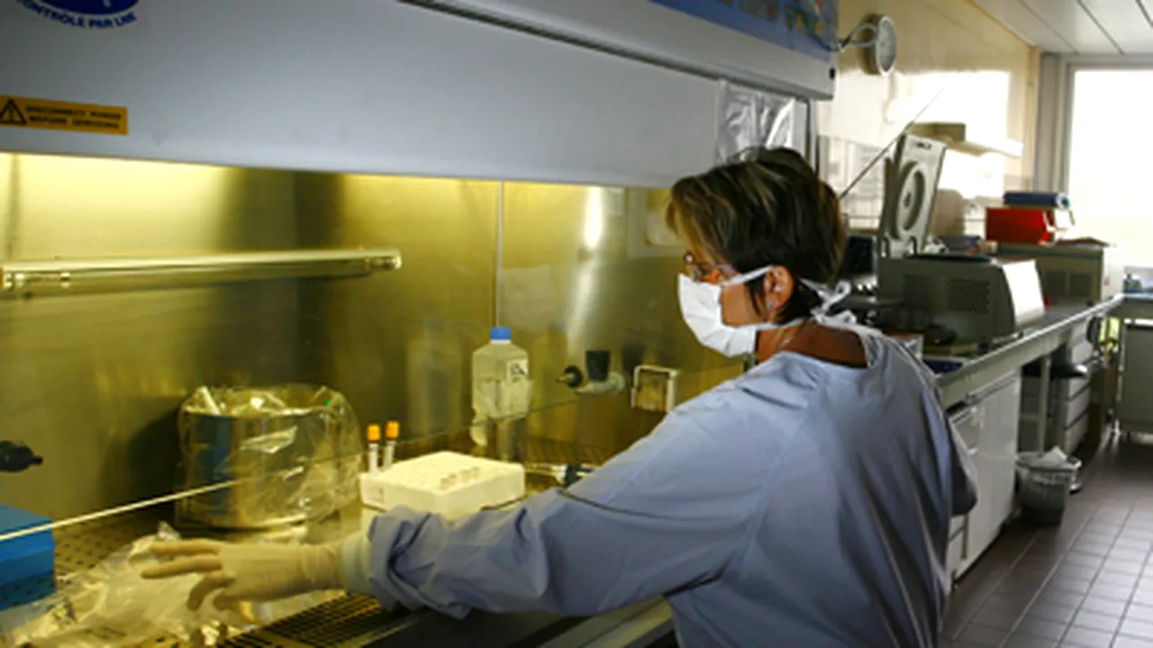 OMS: 4.379 de persoane contaminate cu virusul A H1N1
