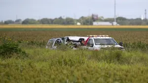 Urmărire cu sfârşit tragic: Şase migranţi au murit, după ce maşina lor a căzut într-un canal de irigaţii