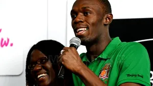 Usain Bolt va stabili recorduri daca va munci mult şi îşi va asculta mama