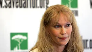 Mia Farrow şi-a oferit libertatea în schimbul unui prizonier important din Darfur