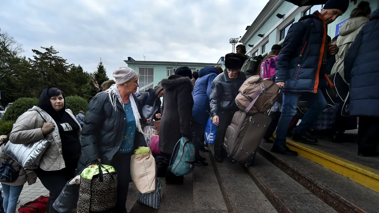 Armata ucraineană: jafuri numeroase în Herson, în timp ce ruşii fac evacuări şi îşi retrag trupele