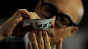 Record mondial: Un bol din timpul dinastiei Ming, vândut la licitaţie cu 36 milioane de dolari