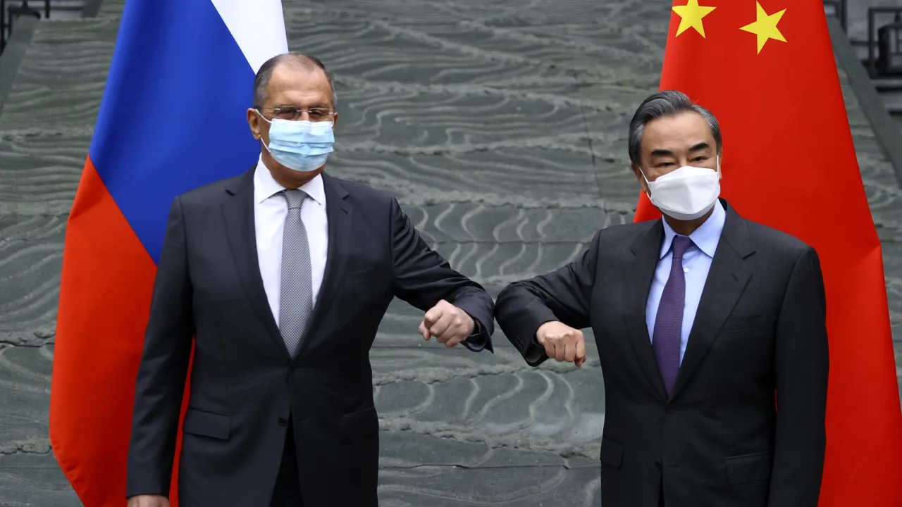 Ministrul chinez de Externe: Relaţia cu Rusia este solidă ca 