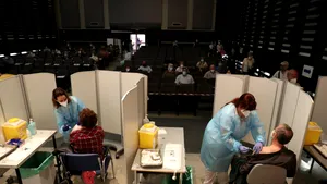 VACCINARE România. Peste 2,5 milioane de români au fost vaccinaţi cu ambele doze. Câte reacţii adverse s-au înregistrat 