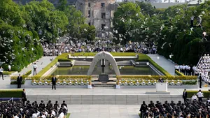 Japonia comemorează 63 de ani de la atacul nuclear din Hiroshima (Video şi Galerie Foto)