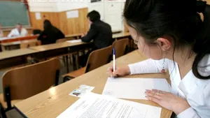 Prezenţă de 85,2% la simularea bacalaureatului şi de 95,3% la cea a evaluării naţionale, în Capitală