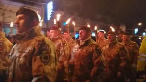 Retragerea cu torţe, cel mai spectaculos moment al manifestărilor de la Iaşi dedicate Zilei Naţionale | VIDEO