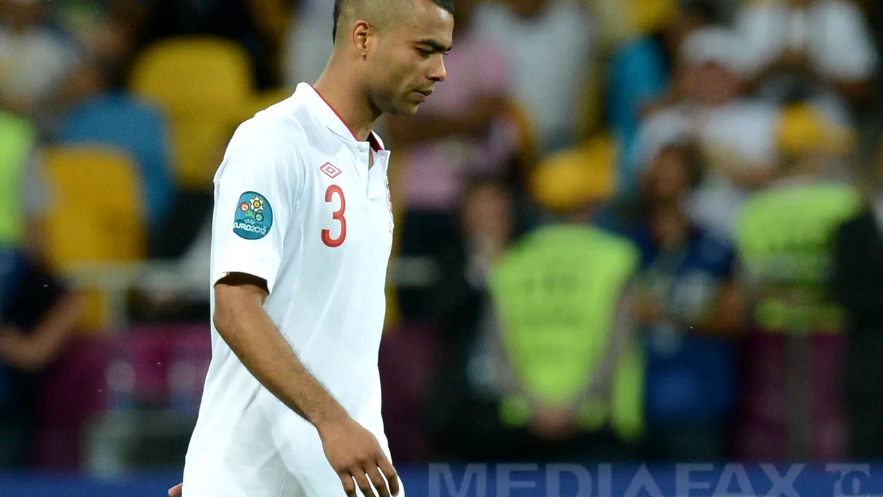 Internaţionalii englezi Ashley Cole şi Ashley Young, victimele injuriilor rasiste