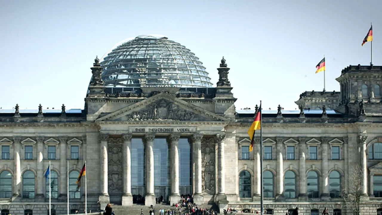 Un bărbat s-a sinucis sărind de pe terasa sediului Parlamentului german