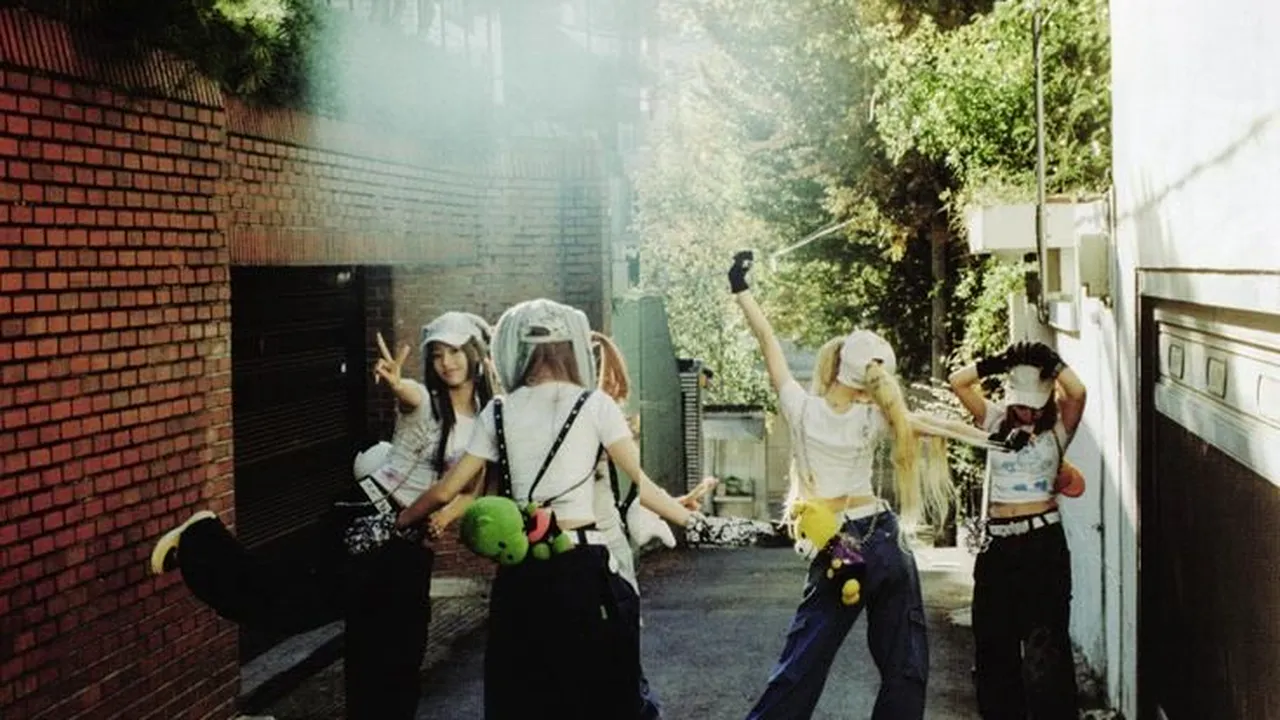 Lovitură pe piața K-Pop. Trupa de fete New Jeans pierde procesul cu casa lor de management, Hybe / În urma anunțului, Hybe ajunge la 644 de milioane de dolari valoare de piață