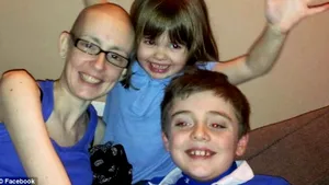 ”Copiii mei vreau să ştie cât de mult i-am iubit”. O mamă bolnavă de cancer scrie un blog emoţionant pentru copiii ei - FOTO