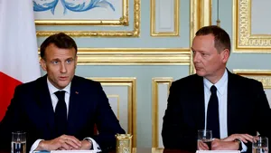 FT: „Ne pare rău, dar, de fapt, nu, duceți-vă dracului”. Acesta a fost răspunsul primit de consilierii lui Emmanuel Macron trimiși la Moscova